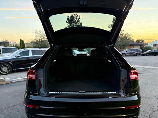 2022 Audi Q8 55 Premium