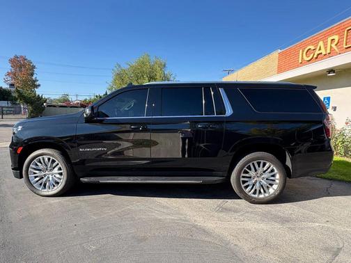 2024 Chevrolet Suburban LT