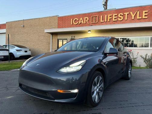 2023 Tesla Model Y Long Range Dual Motor All-Wheel Drive