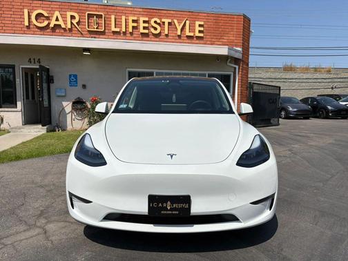 2023 Tesla Model Y Long Range Dual Motor All-Wheel Drive
