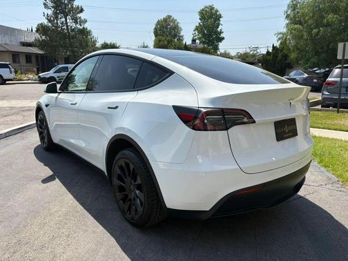 2023 Tesla Model Y Long Range Dual Motor All-Wheel Drive