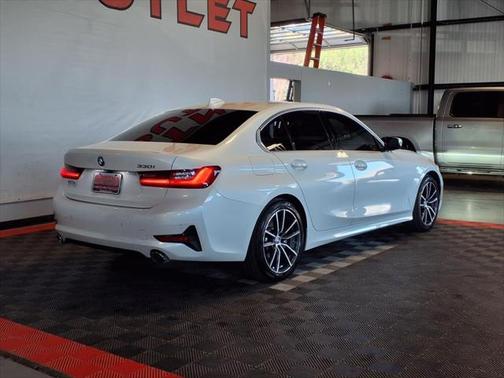 2021 BMW 330 i
