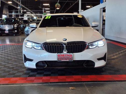 2021 BMW 330 i