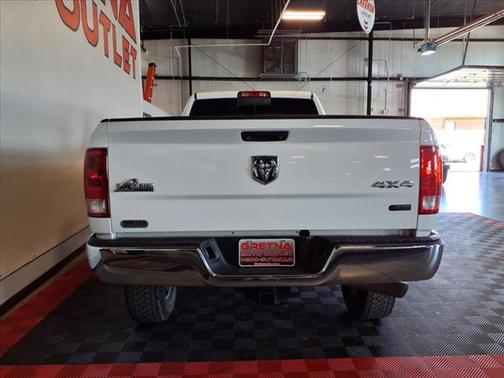 2018 RAM 3500 SLT Crew Cab 4x4 8' Box