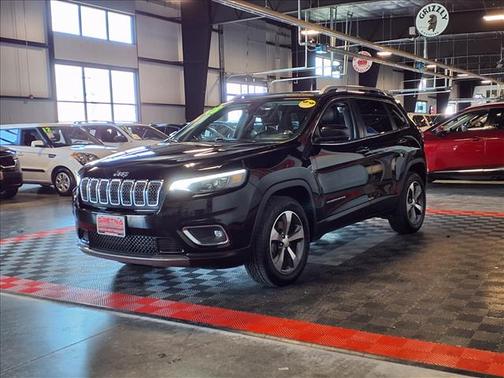 Diamond Black Crystal Pearlcoat 2019 Jeep Cherokee Limited