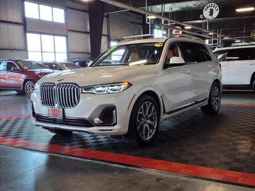 Mineral White Metallic 2020 BMW X7 xDrive40i