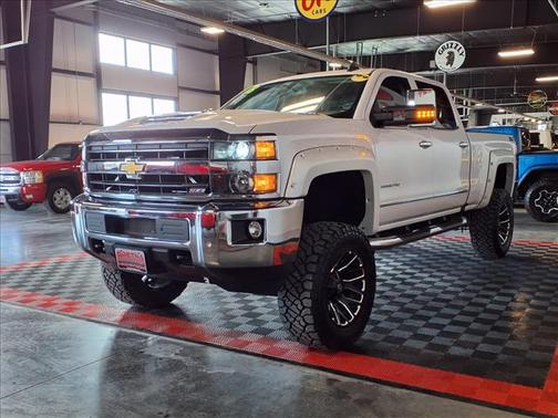 Iridescent Pearl Tricoat 2018 Chevrolet Silverado 2500 LTZ