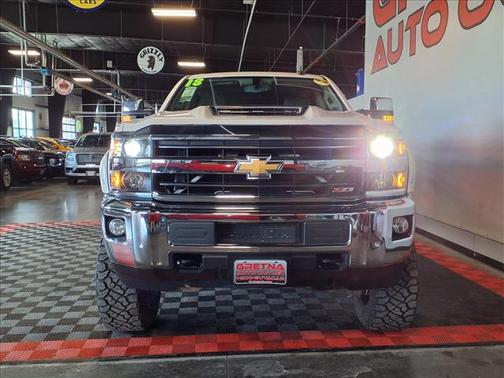 Iridescent Pearl Tricoat 2018 Chevrolet Silverado 2500 LTZ