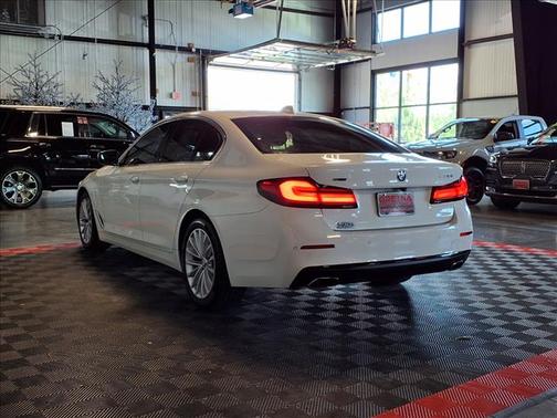Alpine White 2021 BMW 530 xDrive