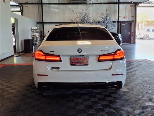 Alpine White 2021 BMW 530 xDrive