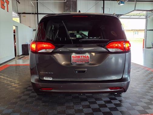2020 Chrysler Voyager LX