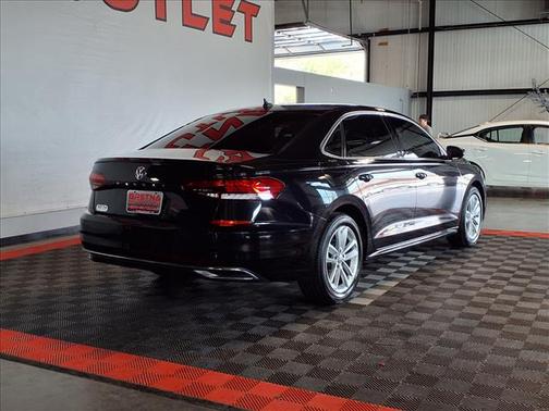 Deep Black Pearl 2020 Volkswagen Passat 2.0T SE