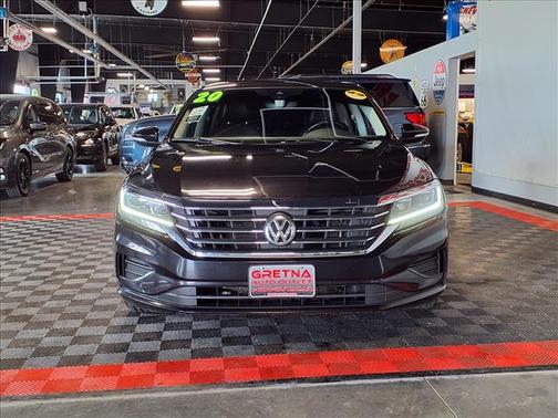 Deep Black Pearl 2020 Volkswagen Passat 2.0T SE