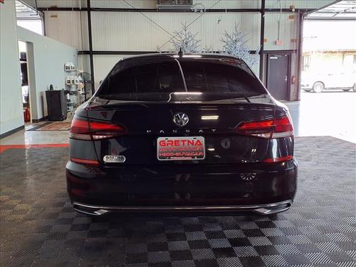 Deep Black Pearl 2020 Volkswagen Passat 2.0T SE