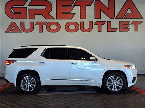 Iridescent Pearl Tricoat 2018 Chevrolet Traverse High Country