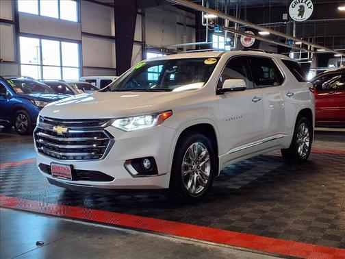 Iridescent Pearl Tricoat 2018 Chevrolet Traverse High Country