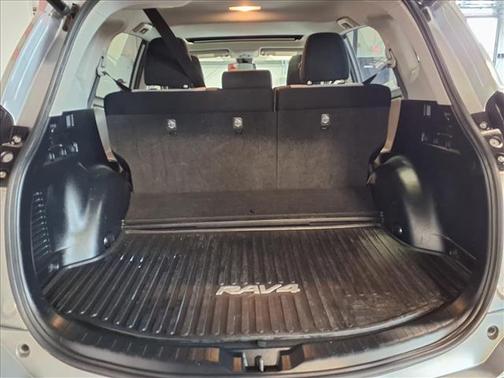 2017 Toyota RAV4 Hybrid XLE