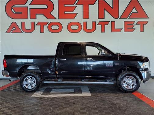 Brilliant Black Crystal Pearlcoat 2018 RAM 3500 SLT Crew Cab 4x4 6'4' Box