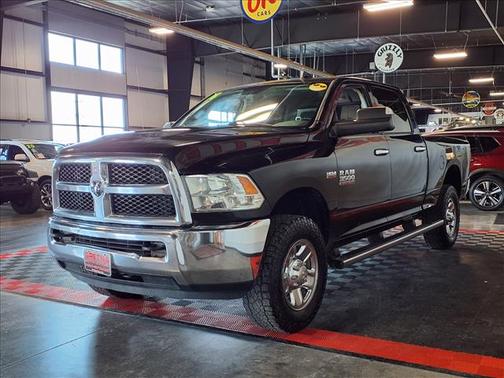 Brilliant Black Crystal Pearlcoat 2018 RAM 3500 SLT Crew Cab 4x4 6'4' Box