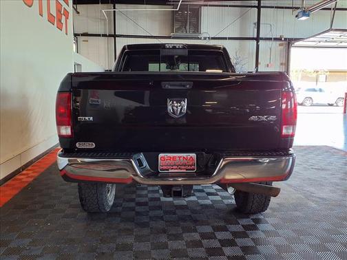 Brilliant Black Crystal Pearlcoat 2018 RAM 3500 SLT Crew Cab 4x4 6'4' Box