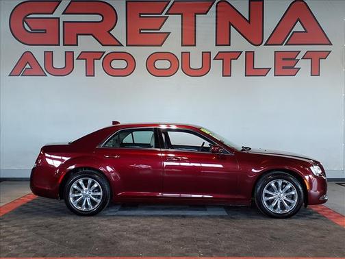 2018 Chrysler 300 Touring