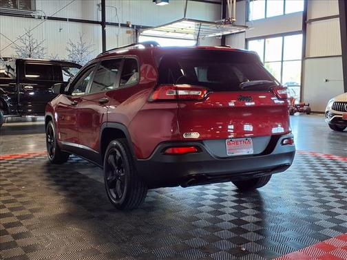 Deep Cherry Red Crystal Pearlcoat 2017 Jeep Cherokee Altitude