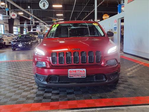 Deep Cherry Red Crystal Pearlcoat 2017 Jeep Cherokee Altitude