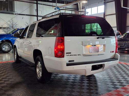 Summit White 2010 GMC Yukon XL 1500 SLT