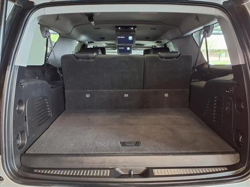Silver Ice Metallic 2016 Chevrolet Suburban LT