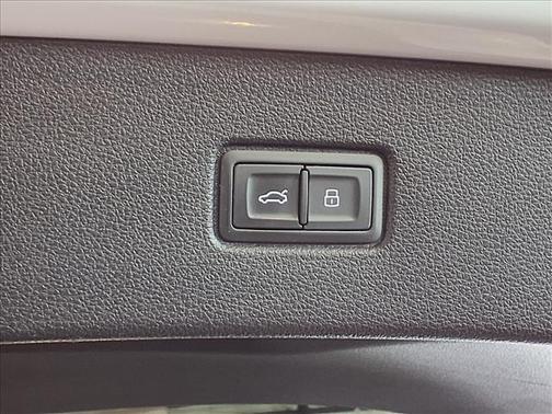 Glacier White Metallic 2021 Audi Q7 55 Premium Plus