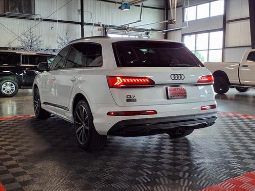 Glacier White Metallic 2021 Audi Q7 55 Premium Plus