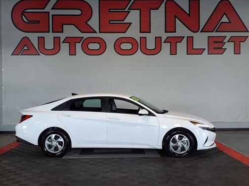 2023 Hyundai ELANTRA SE