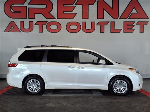 2017 Toyota Sienna XLE
