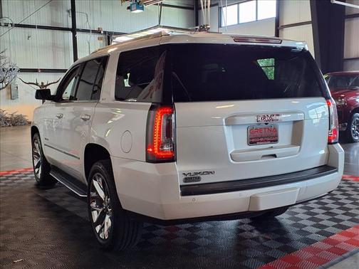 White Frost Tricoat 2016 GMC Yukon SLT