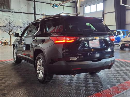 Midnight Blue Metallic 2020 Chevrolet Traverse LT Cloth