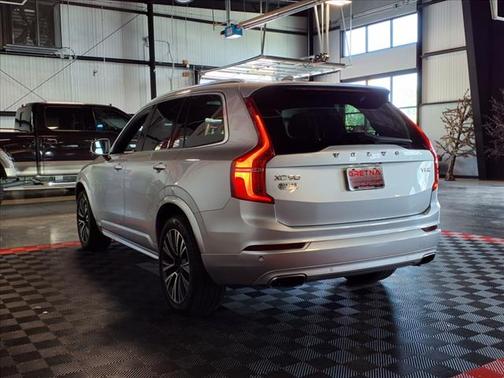 2020 Volvo XC90 T5 Momentum