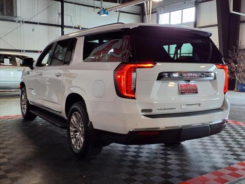 2022 GMC Yukon XL SLT