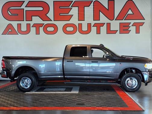 2019 RAM 3500 Tradesman Crew Cab 4x4 8' Box