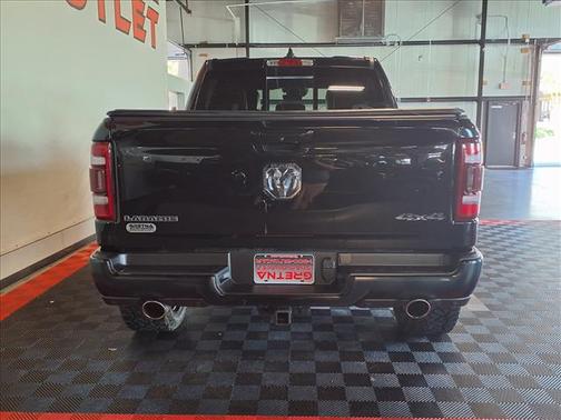 Diamond Black Crystal Pearlcoat 2021 RAM 1500 Laramie