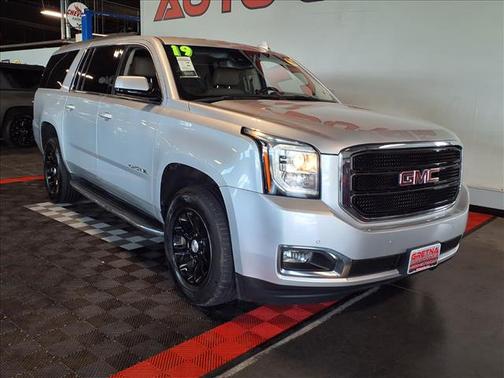 Quicksilver Metallic 2019 GMC Yukon XL SLT