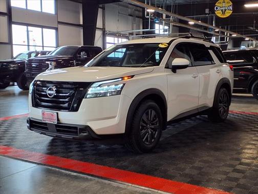 2022 Nissan Pathfinder SV 4WD
