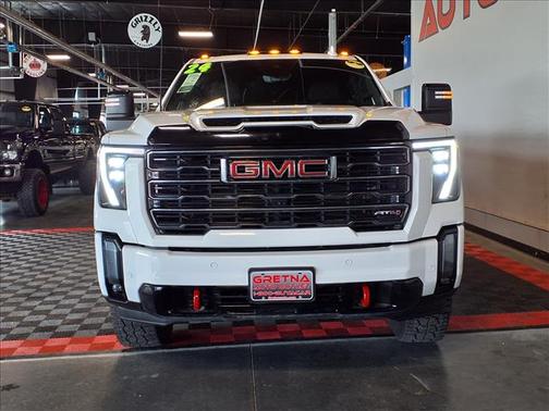 Summit White 2024 GMC Sierra 2500 AT4