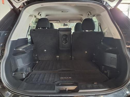 Magnetic Black 2018 Nissan Rogue SV