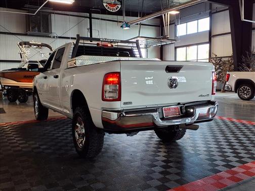 2022 RAM 2500 Tradesman Crew Cab 4x4 6'4' Box