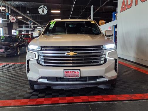 Empire Beige Metallic 2021 Chevrolet Suburban 4WD High Country