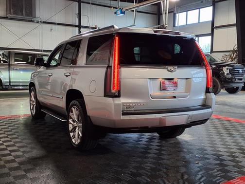 2019 Cadillac Escalade Luxury