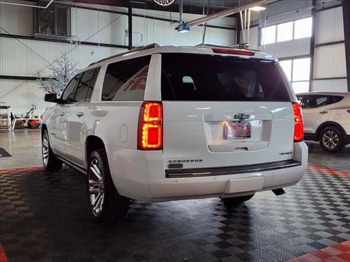 Summit White 2020 Chevrolet Suburban Premier