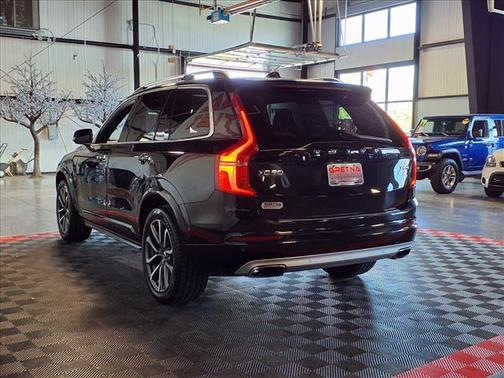 Onyx Black Metallic 2017 Volvo XC90 T6 Momentum