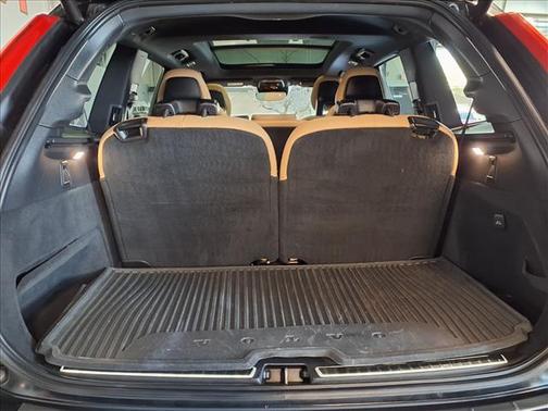 Onyx Black Metallic 2017 Volvo XC90 T6 Momentum