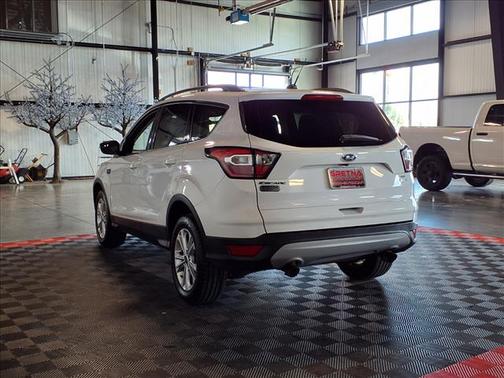 Oxford White 2018 Ford Escape SE
